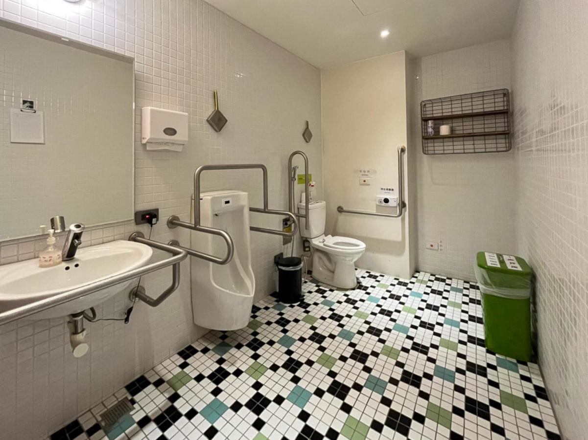Light Hostel Hualien Екстер'єр фото